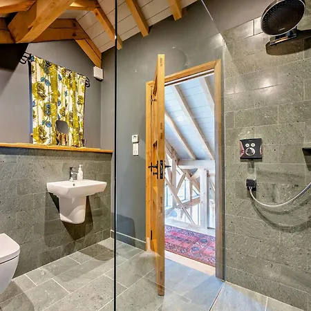 2 Bed In Penrith 90230 בית נופש *