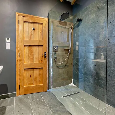 2 Bed In Penrith 90230 בית נופש *