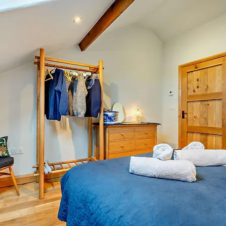 2 Bed In Penrith 90230 Holiday home